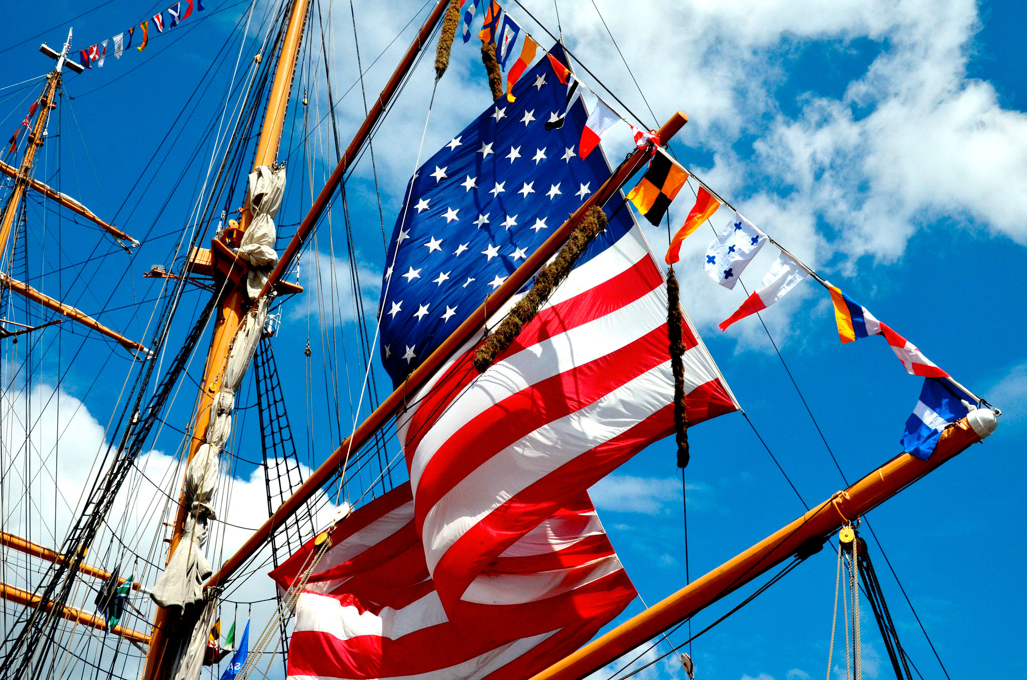 Bucky Lasek on the half pipe